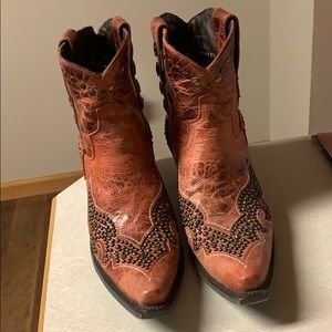 Women’s Cowgirl ankle boots
